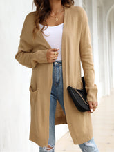 Schlichter mittellanger Strickjacken-Pullover mit Taschen